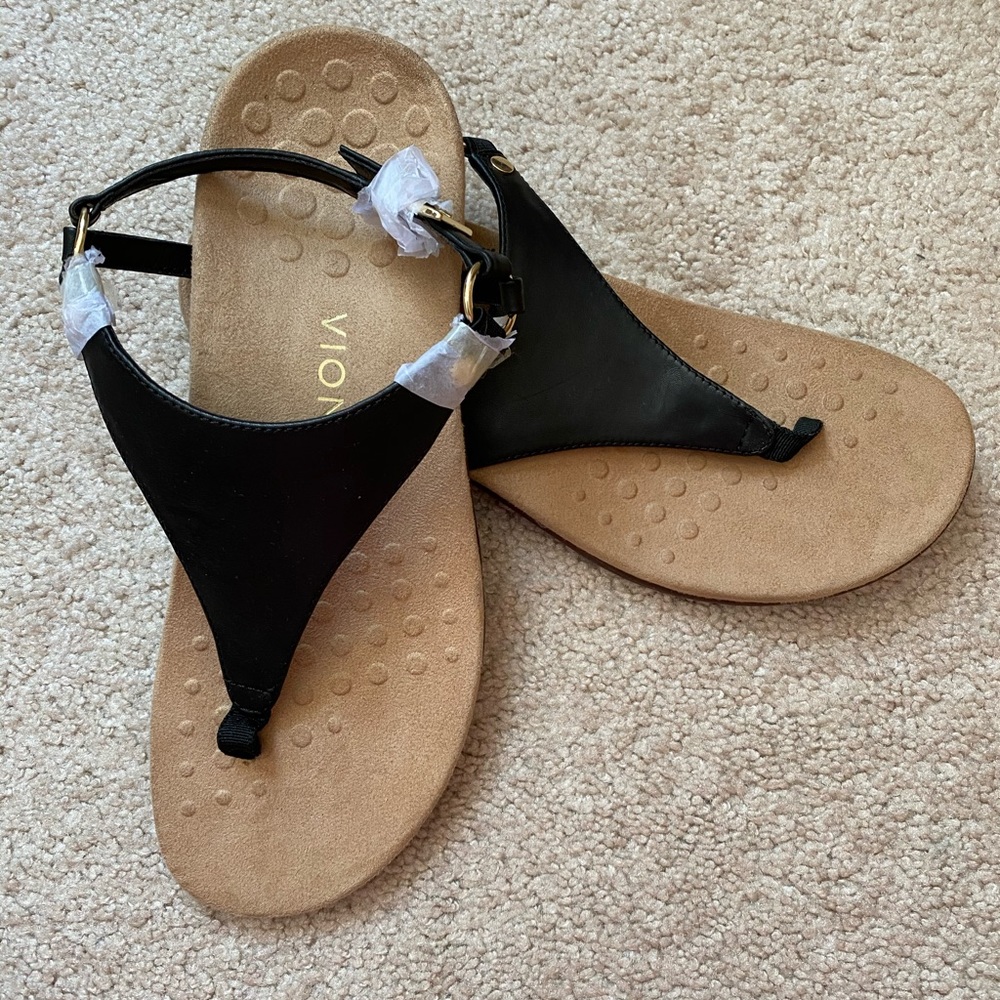 Vionic Women’s Sandal (NWOT) Size 8